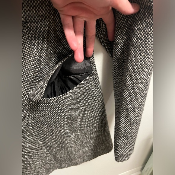 Angel eye tweed blazer with faux leather lapel. Size medium - Picture 4 of 6